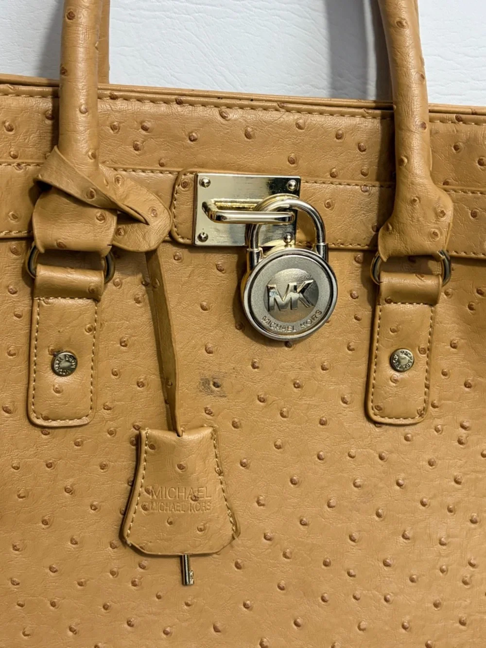 Michael Kors Hamilton Light Tan Ostrich Embossed Leather Tote Gold Hardware - Picture 4 of 15